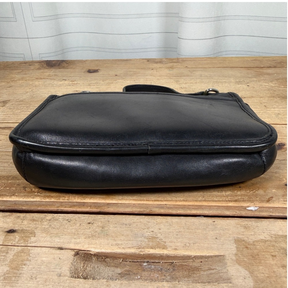 Croft & Barrow Y2K Soft Black Leather Turnlock Crossbody Top Handle Bag - Picture 9 of 14